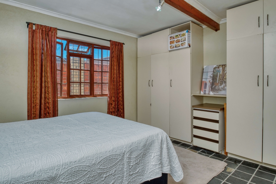 6 Bedroom Property for Sale in Summerstrand Eastern Cape